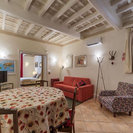 Fontanella Borghese Apartment - FromhometoРим Екстер'єр фото