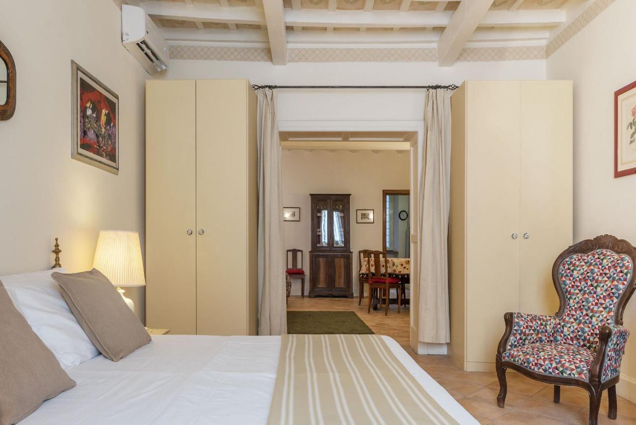 Fontanella Borghese Apartment - FromhometoРим Екстер'єр фото