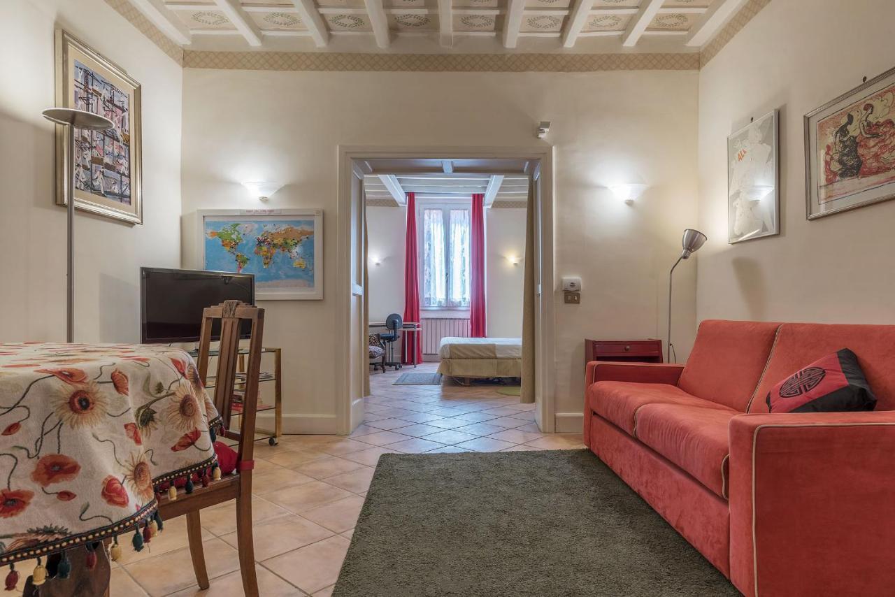 Fontanella Borghese Apartment - FromhometoРим Екстер'єр фото