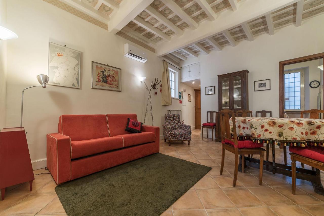 Fontanella Borghese Apartment - FromhometoРим Екстер'єр фото