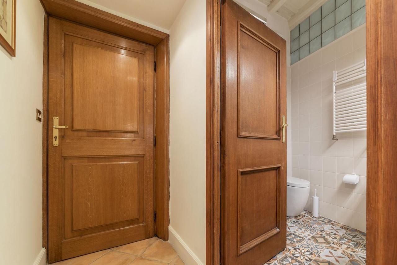 Fontanella Borghese Apartment - FromhometoРим Екстер'єр фото