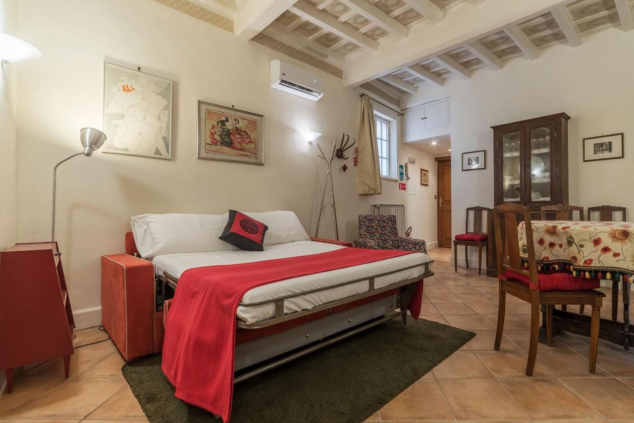 Fontanella Borghese Apartment - FromhometoРим Екстер'єр фото